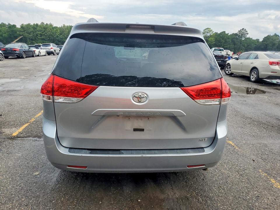 Photo 6 from auction – 2013 TOYOTA SIENNA with VIN 5TDYK3DCXDS305365