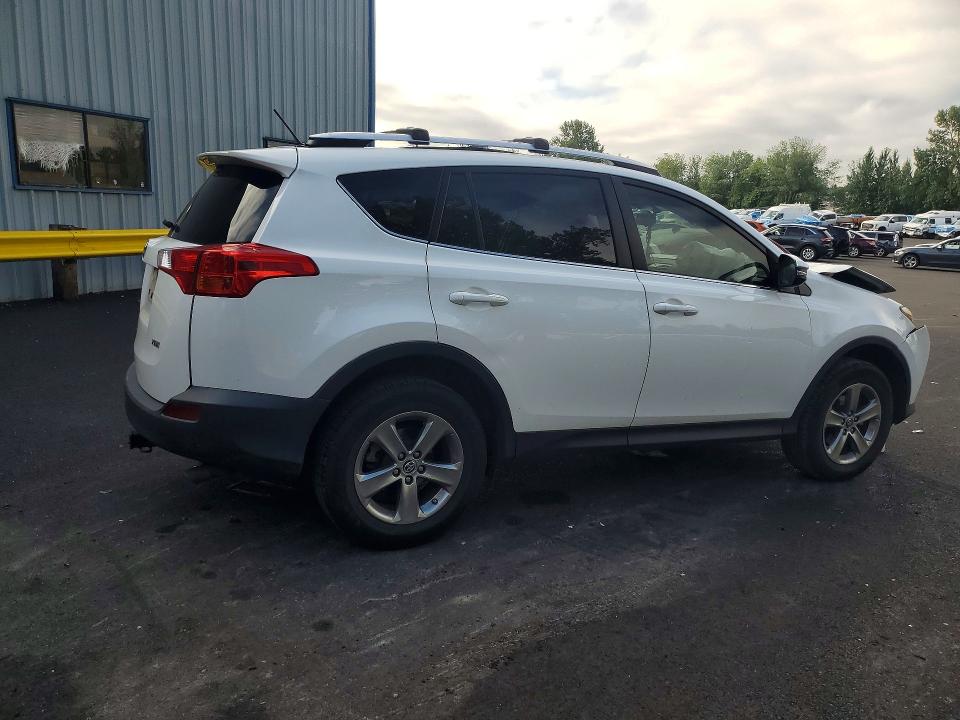 Photo 3 from auction – 2015 TOYOTA RAV4 with VIN JTMWFREV1FJ044528