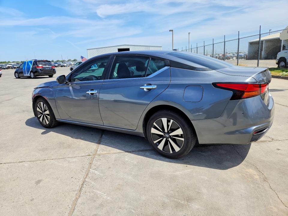 Photo 2 from auction – 2021 NISSAN ALTIMA with VIN 1N4BL4DV4MN411283