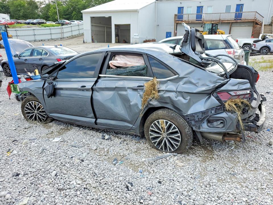 Photo 2 from auction – 2021 VOLKSWAGEN JETTA with VIN 3VWC57BU5MM035964