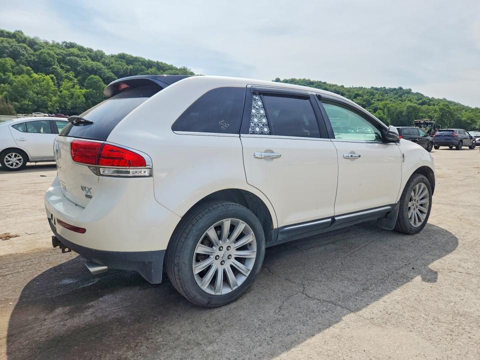Foto 3 de la subasta – 2015 LINCOLN MKX con VIN 2LMDJ8JKXFBL29597