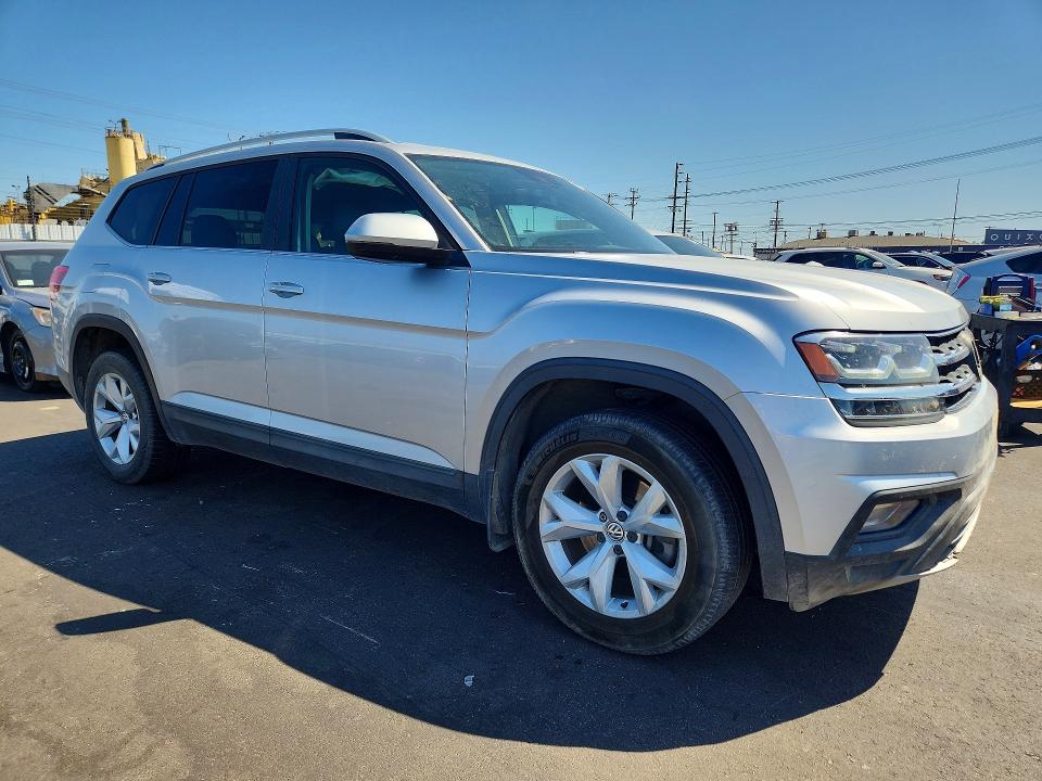 Photo 4 from auction – 2018 VOLKSWAGEN ATLAS with VIN 1V2CR2CA6JC569100