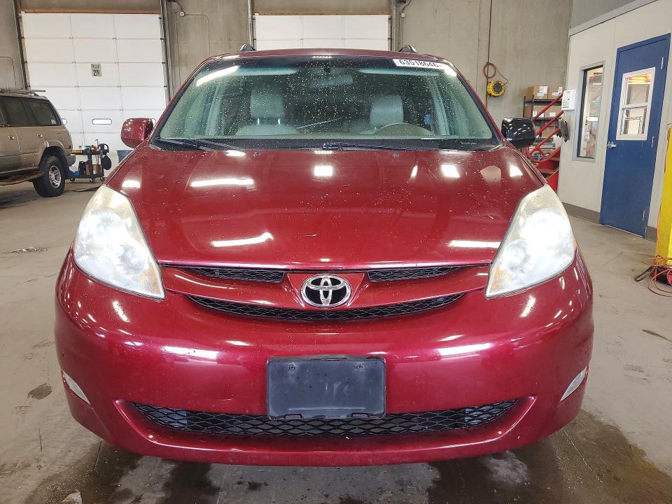 Photo 5 from auction – 2010 TOYOTA SIENNA with VIN 5TDDK4CC1AS030311
