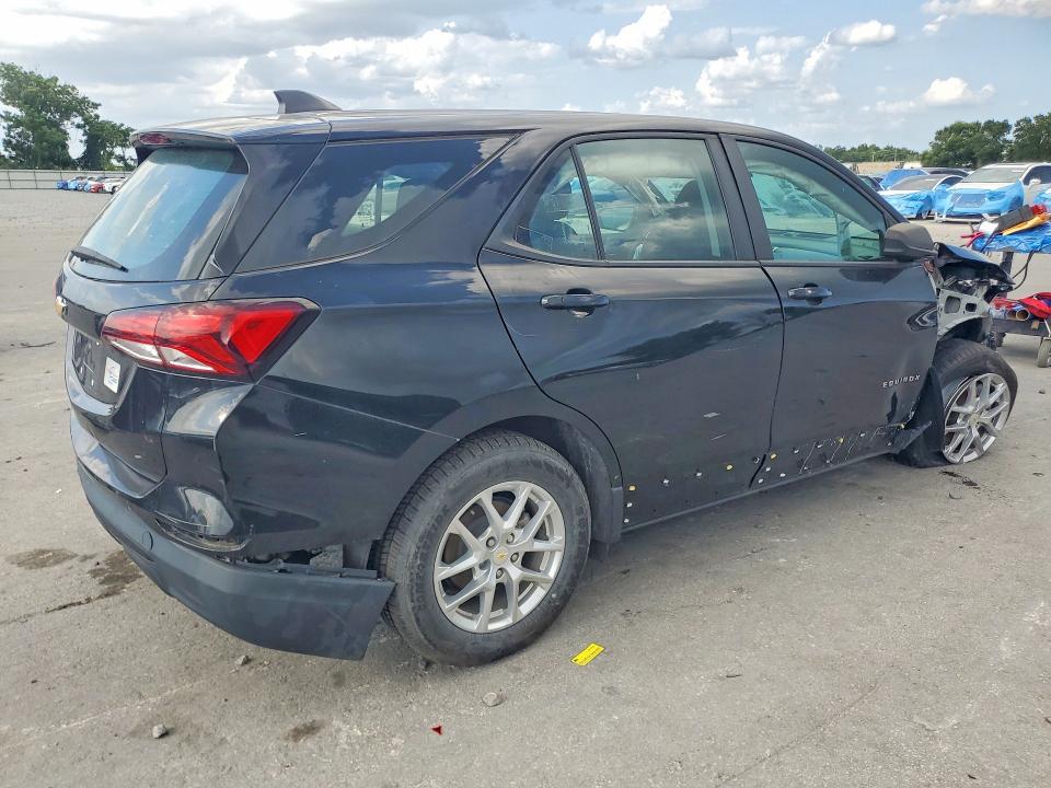 Photo 3 from auction – 2022 CHEVROLET EQUINOX with VIN 2GNAXHEV5N6152459