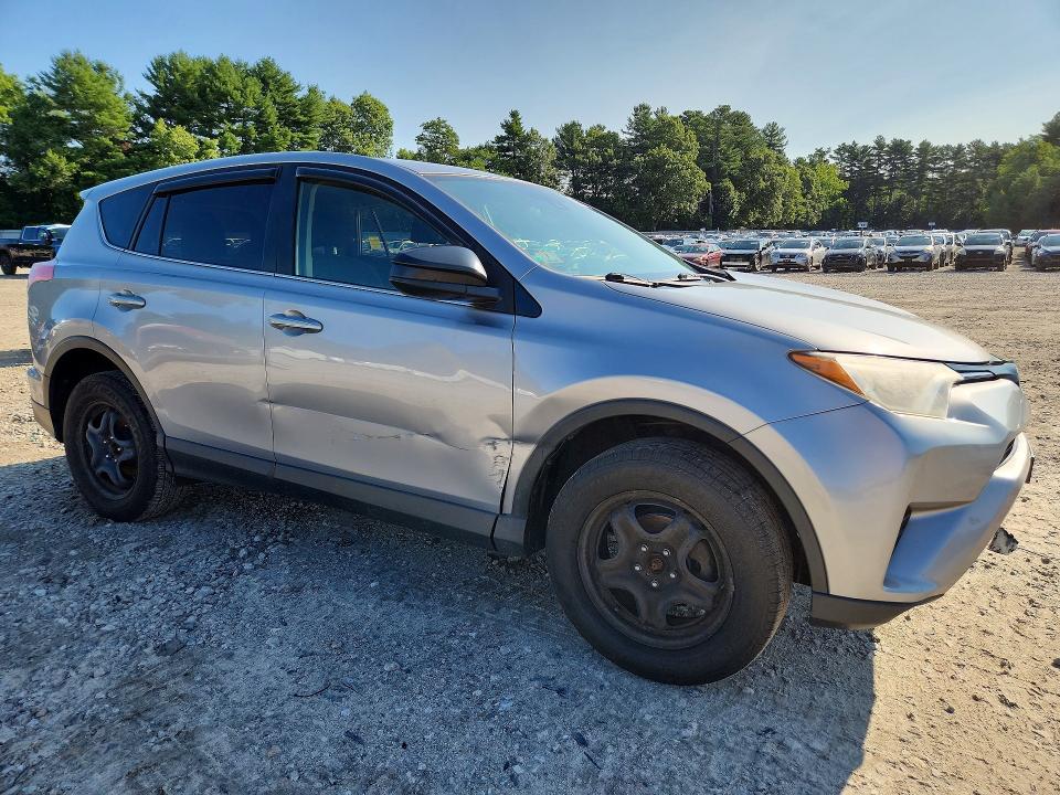 Photo 4 from auction – 2018 TOYOTA RAV4 with VIN JTMBFREVXJD230039