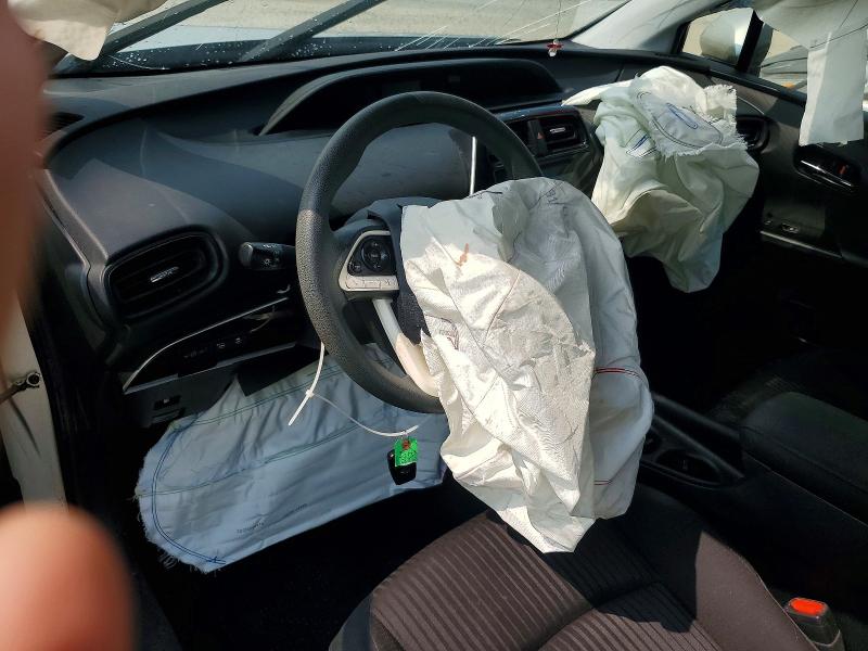 Photo 8 from auction – 2018 TOYOTA PRIUS with VIN JTDKBRFU4J3065421