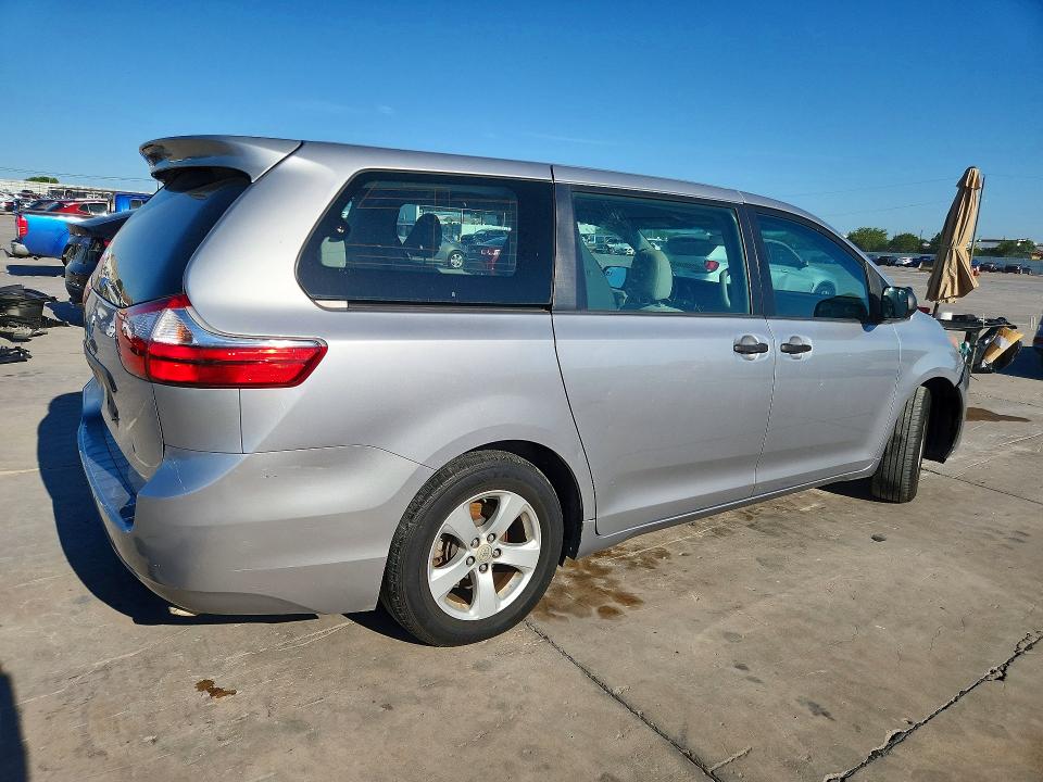 Photo 3 from auction – 2017 TOYOTA SIENNA with VIN 5TDZZ3DC5HS885386