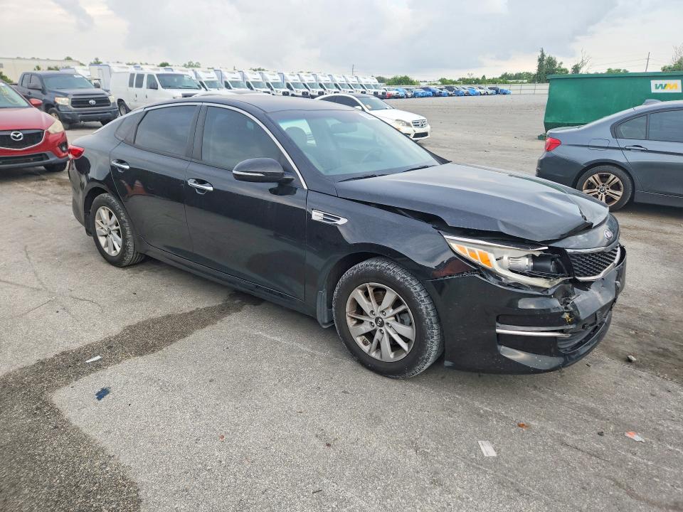 Снимка 4 от търг – 2016 KIA OPTIMA с VIN 5XXGT4L30GG076958