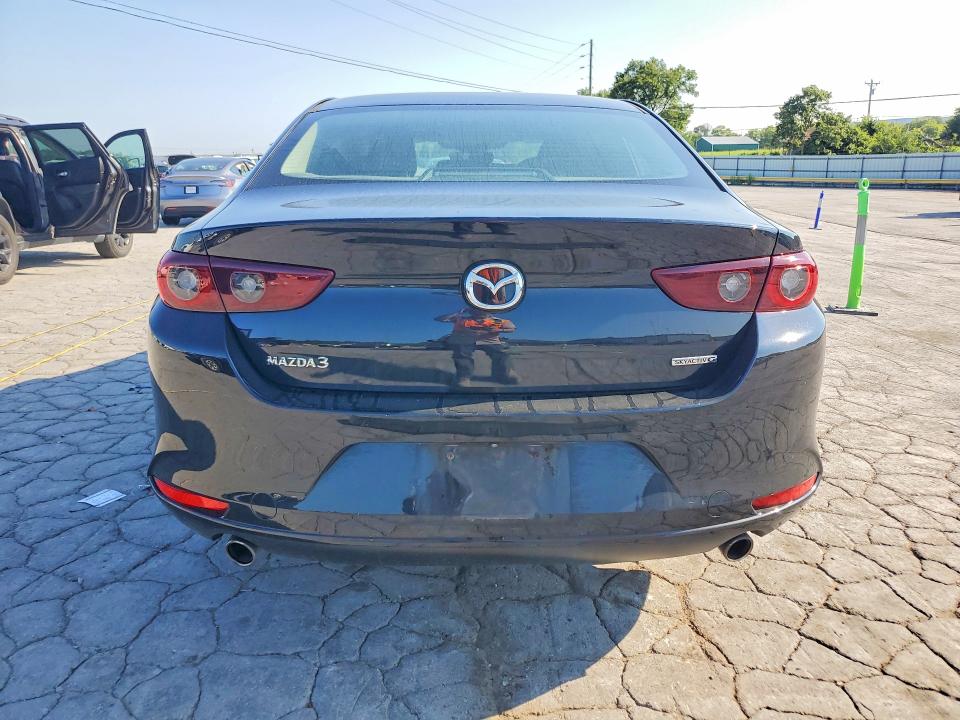 Photo 6 from auction – 2022 MAZDA 3 with VIN 3MZBPAA77NM307463