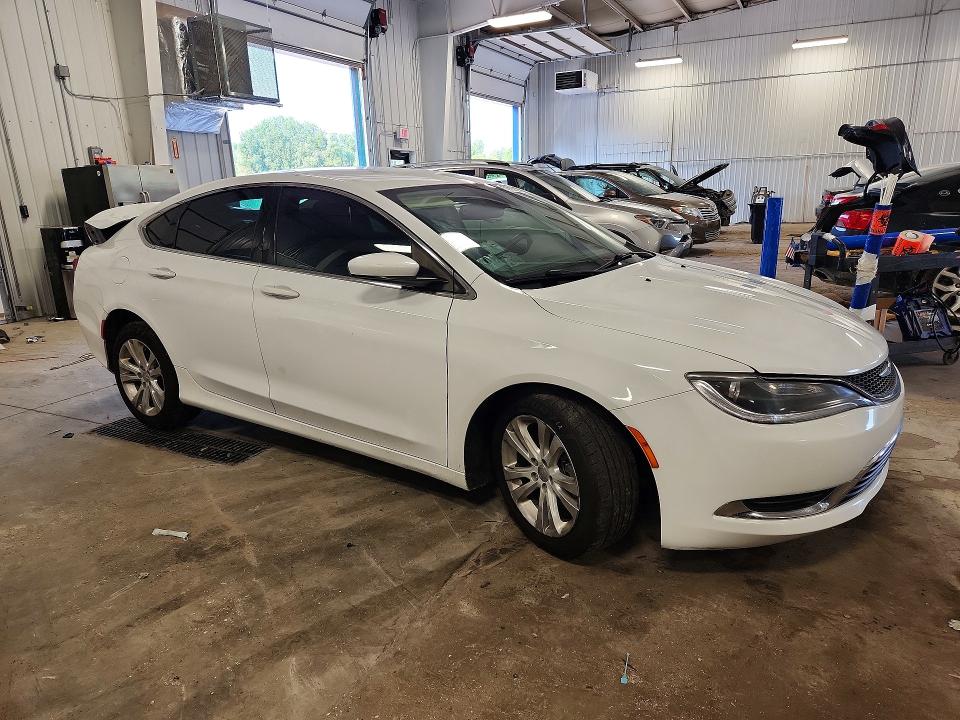 Photo 4 from auction – 2015 CHRYSLER 200 with VIN 1C3CCCAB3FN748277