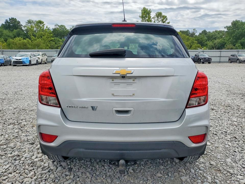 Photo 6 from auction – 2017 CHEVROLET TRAX with VIN 3GNCJNSB9HL270906