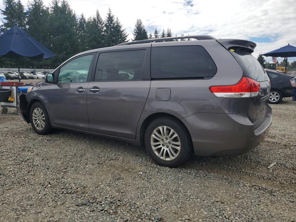 Photo 2 from auction – 2011 TOYOTA SIENNA with VIN 5TDYK3DC1BS021250