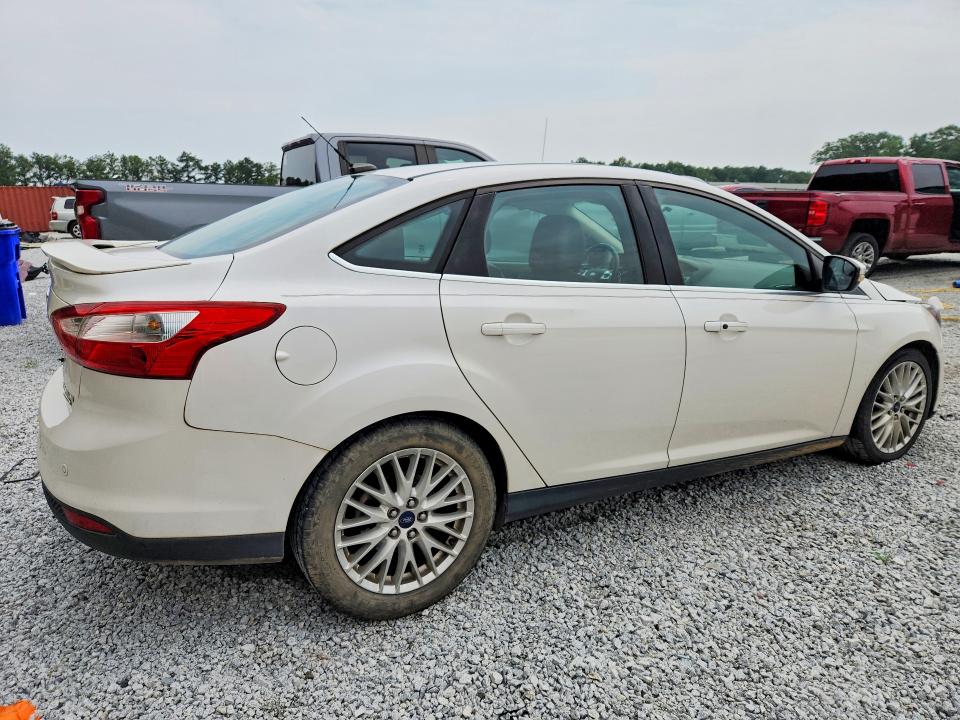 Photo 3 from auction – 2014 FORD FOCUS with VIN 1FADP3J25EL297907
