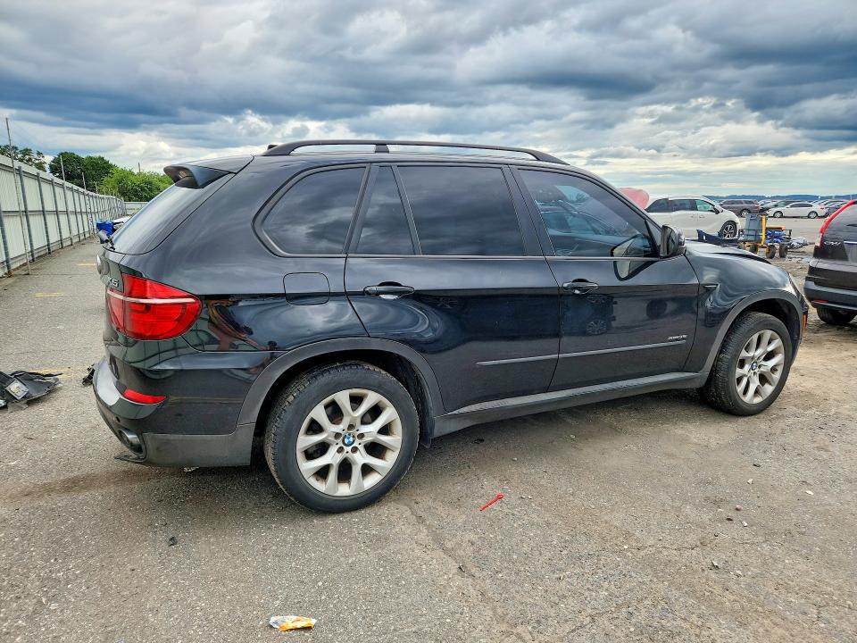Photo 3 from auction – 2011 BMW X5 with VIN 5UXZV4C58BL400461