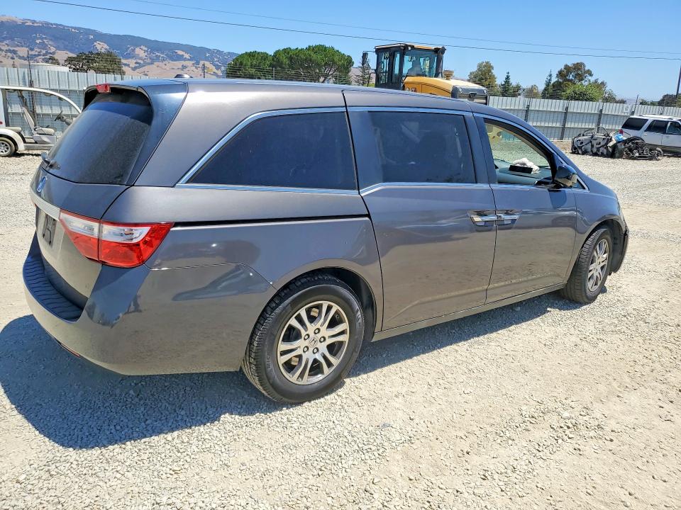 Photo 3 from auction – 2013 HONDA ODYSSEY with VIN 5FNRL5H64DB090040