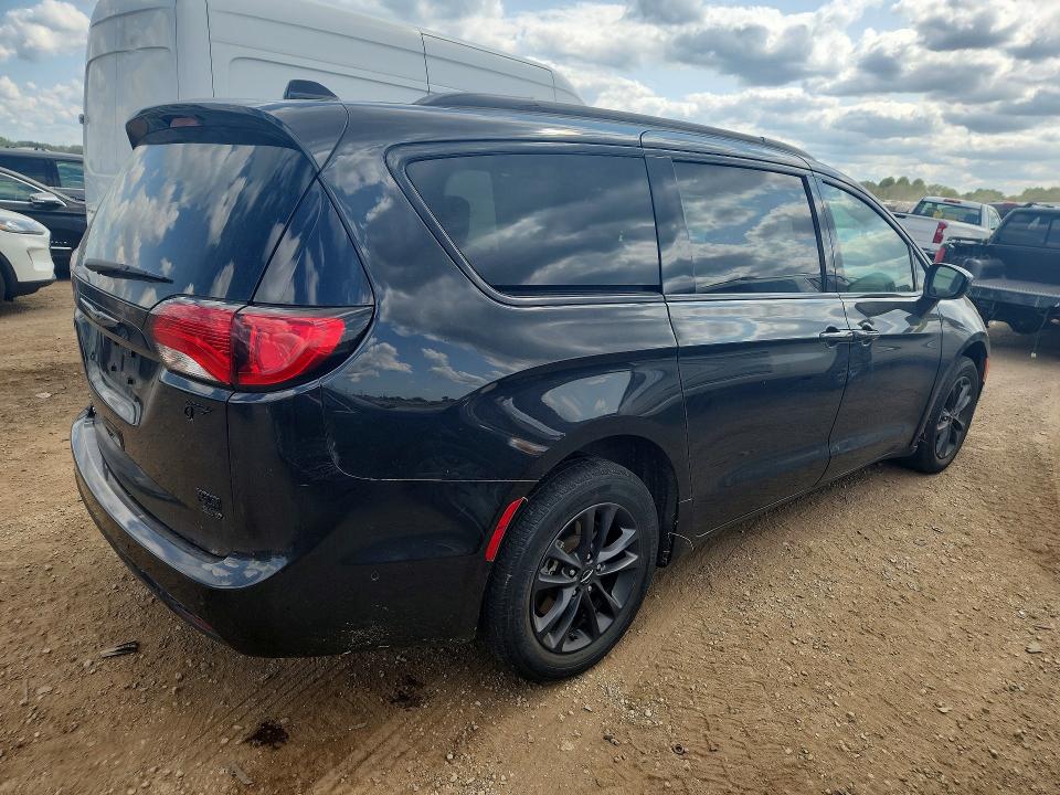 Photo 3 from auction – 2020 CHRYSLER PACIFICA with VIN 2C4RC3BGXLR288954