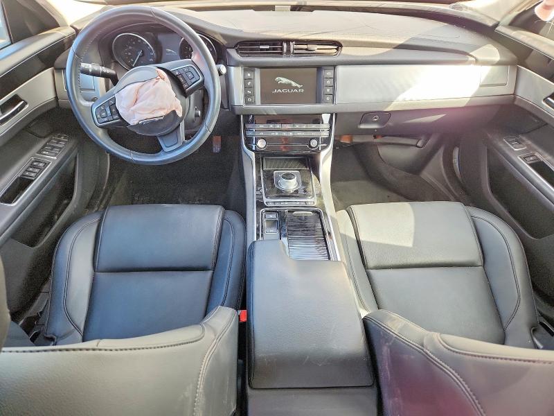 Photo 8 from auction – 2016 JAGUAR XF with VIN SAJBD4BV9GCY13294