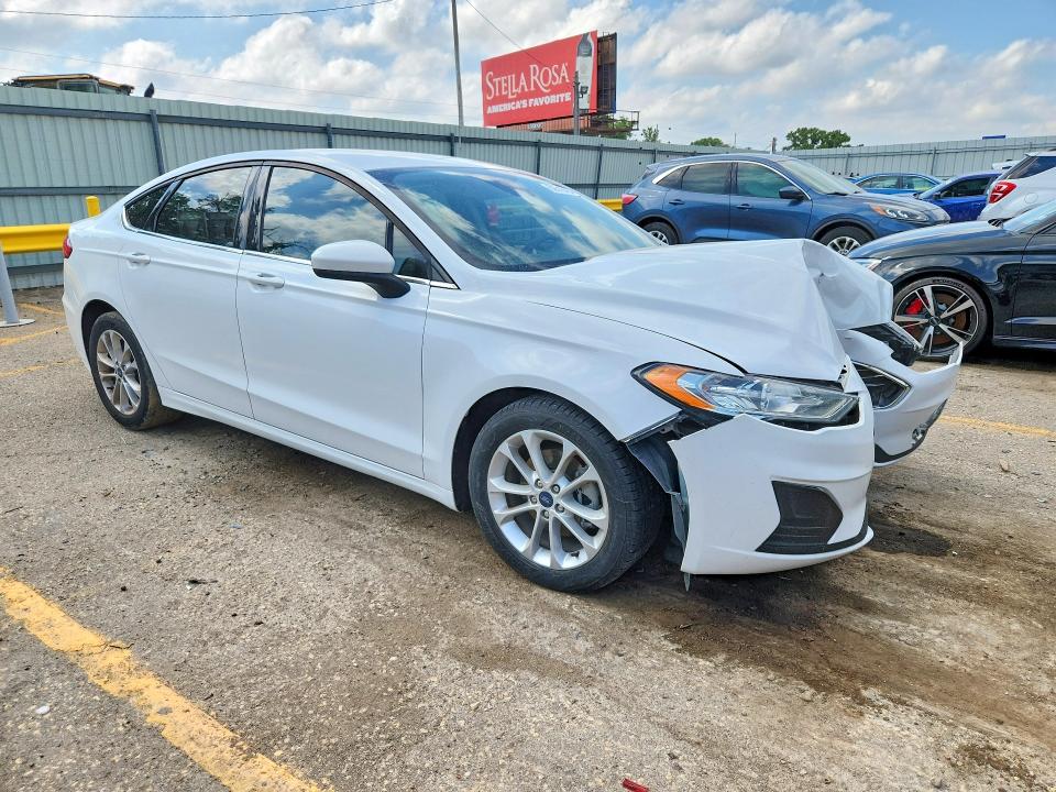 Photo 4 from auction – 2019 FORD FUSION with VIN 3FA6P0HD1KR176660