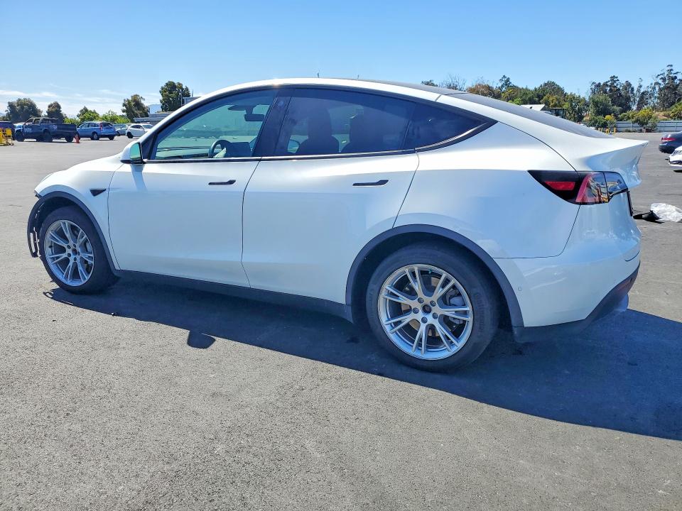 Photo 2 from auction – 2021 TESLA MODEL Y with VIN 5YJYGDEE3MF096918