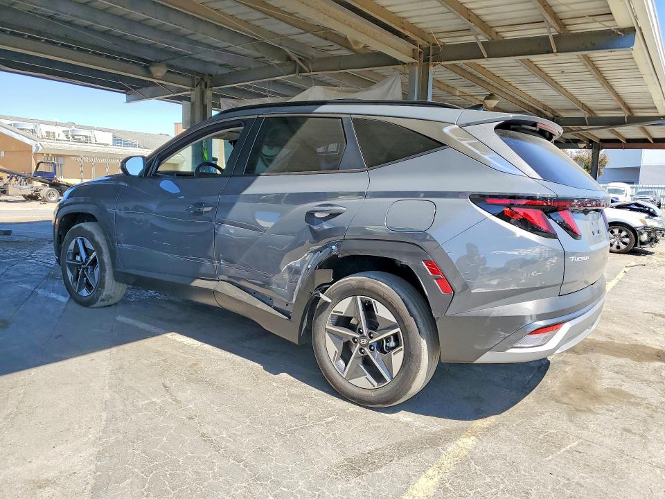 Photo 2 from auction – 2026 HYUNDAI TUCSON with VIN KM8JBDD19TU420423