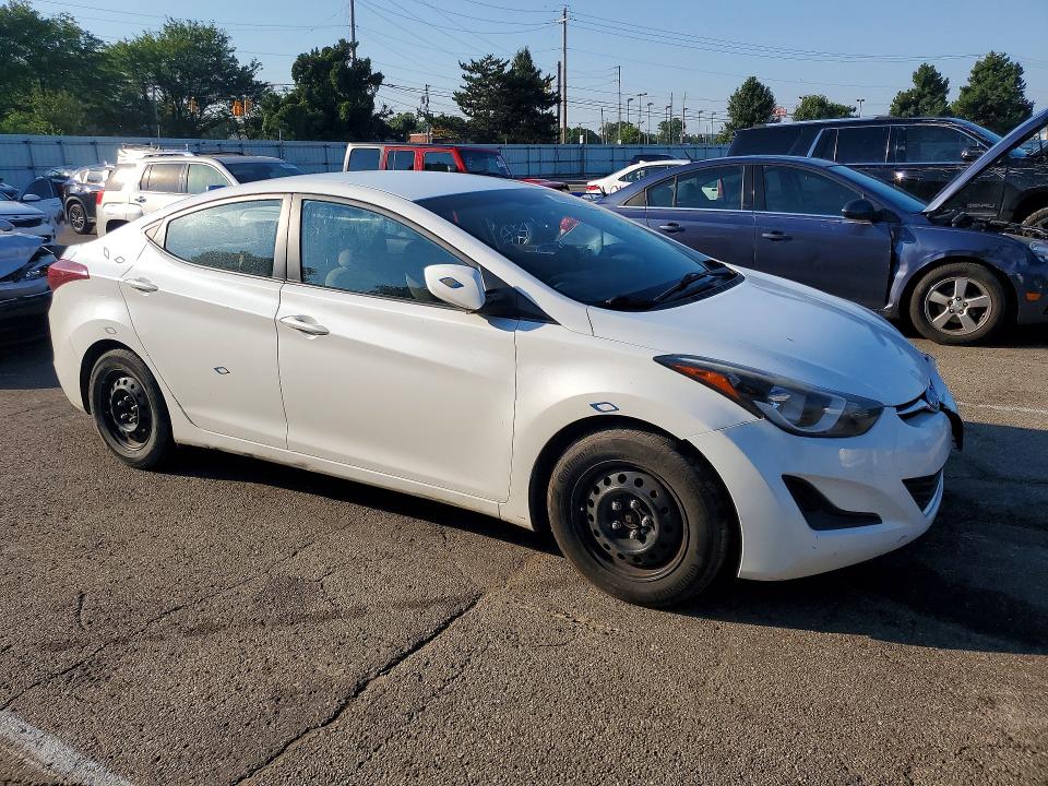Photo 4 from auction – 2016 HYUNDAI ELANTRA with VIN 5NPDH4AE4GH677691