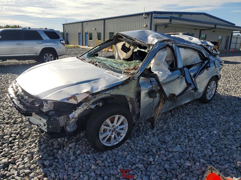 TOYOTA CAMRY 2026 z numerem VIN 4T1DAACKXTU667782 - Zdjęcie z aukcji
