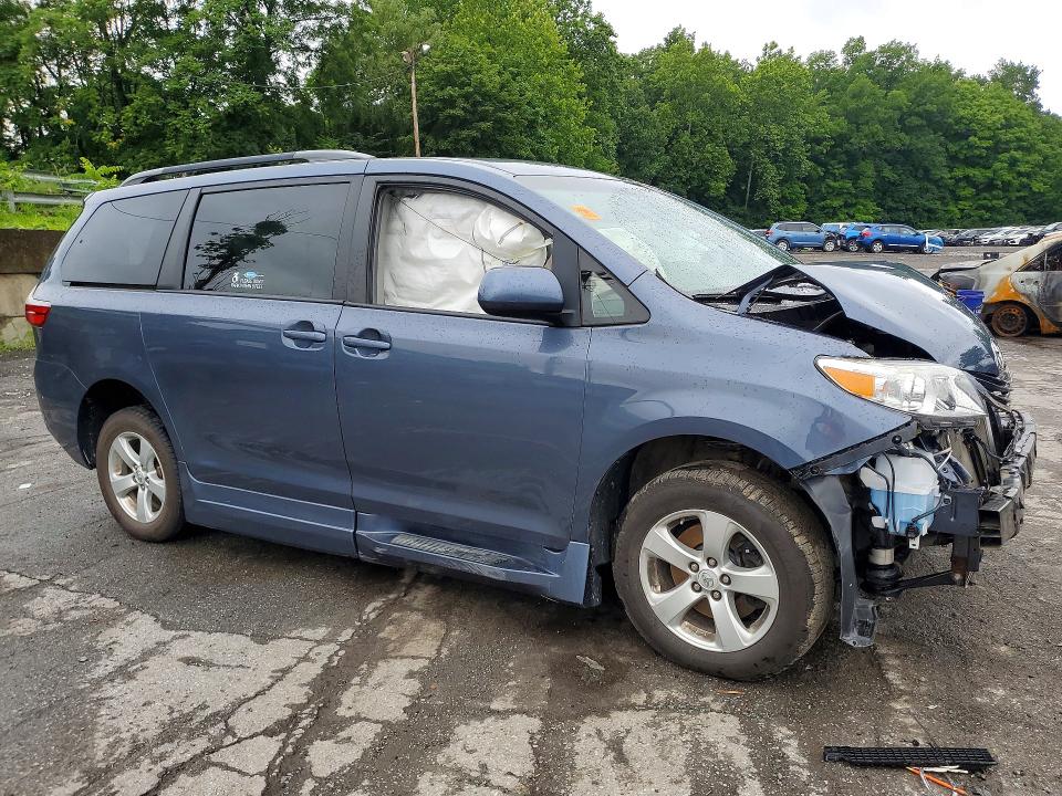 Photo 4 from auction – 2016 TOYOTA SIENNA with VIN 5TDKK3DC7GS765402
