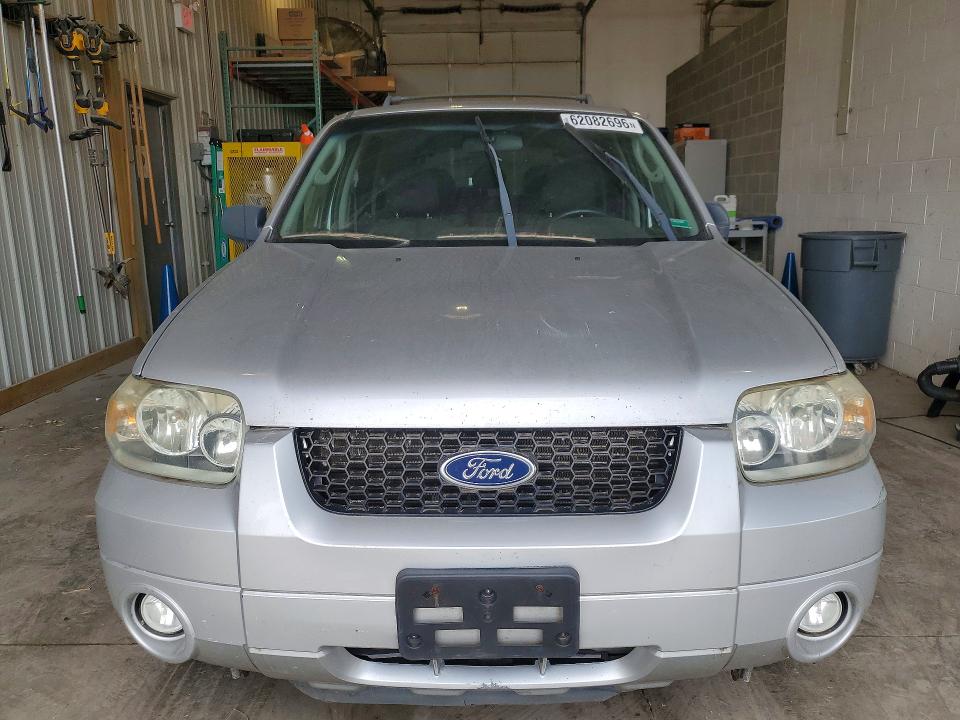 Photo 5 from auction – 2007 FORD ESCAPE with VIN 1FMCU03167KA64642