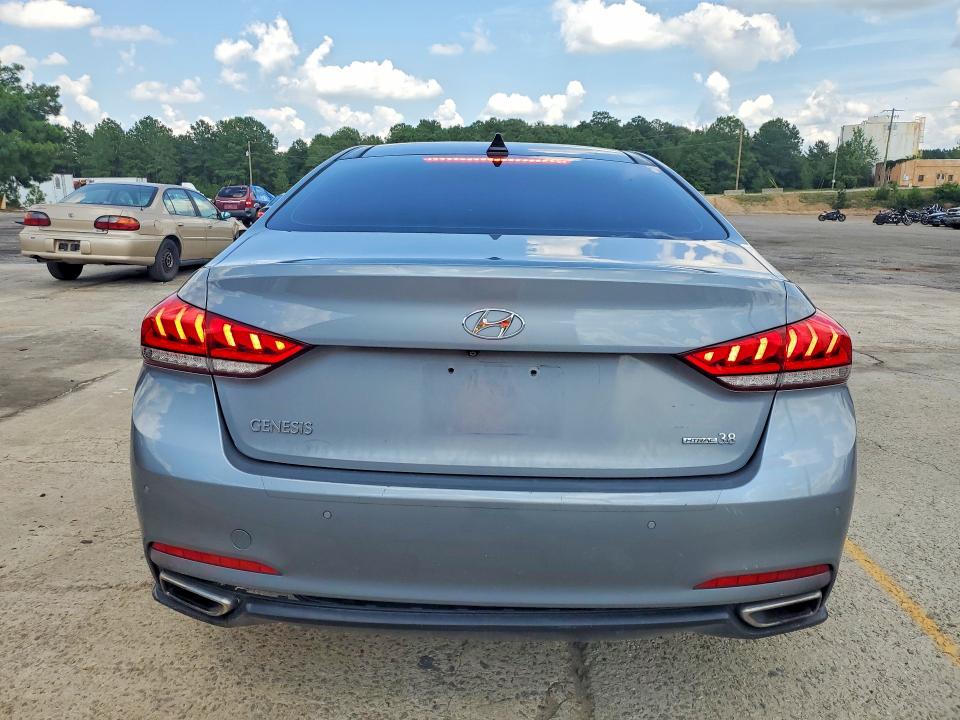Photo 6 from auction – 2015 HYUNDAI GENESIS with VIN KMHGN4JE6FU086879