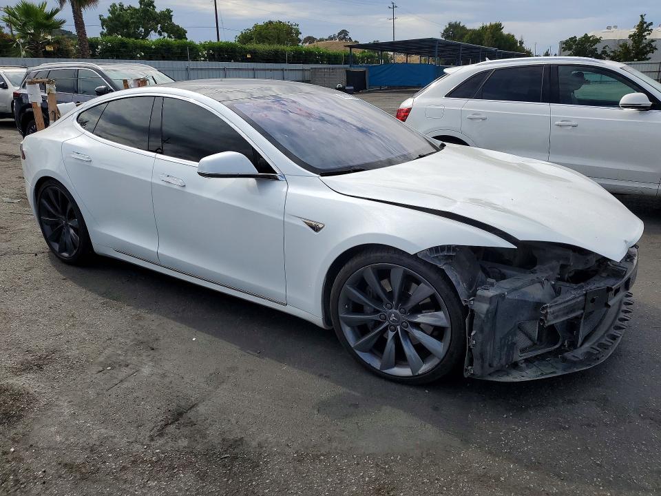Photo 4 from auction – 2016 TESLA MODEL S with VIN 5YJSA1E2XGF162459