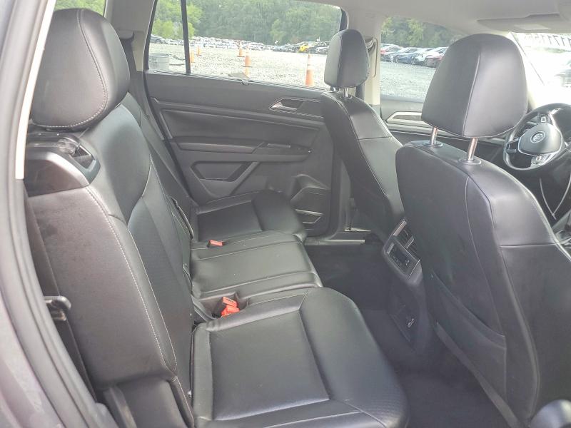 Photo 11 from auction – 2018 VOLKSWAGEN ATLAS with VIN 1V2LR2CA5JC535911