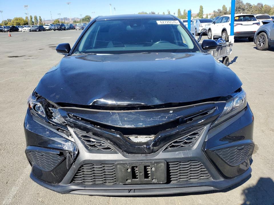 Photo 5 from auction – 2021 TOYOTA CAMRY with VIN 4T1T11AK2MU440280
