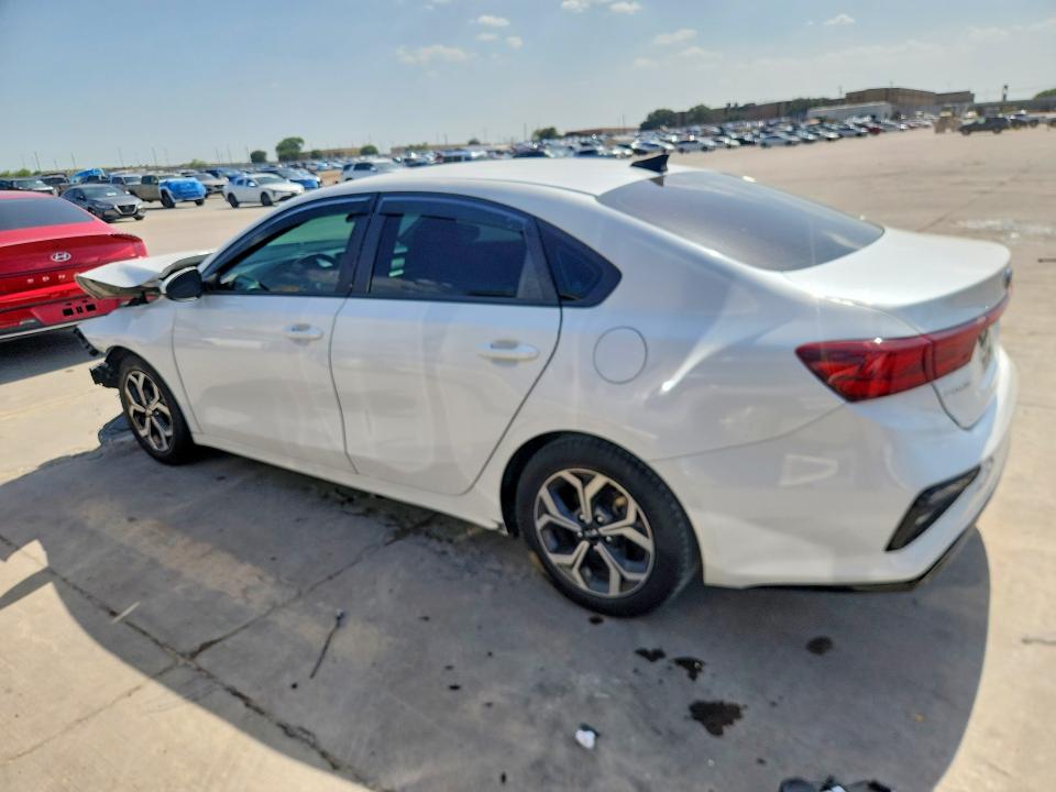 Снимка 2 от търг – 2021 KIA FORTE с VIN 3KPF24AD8ME305420