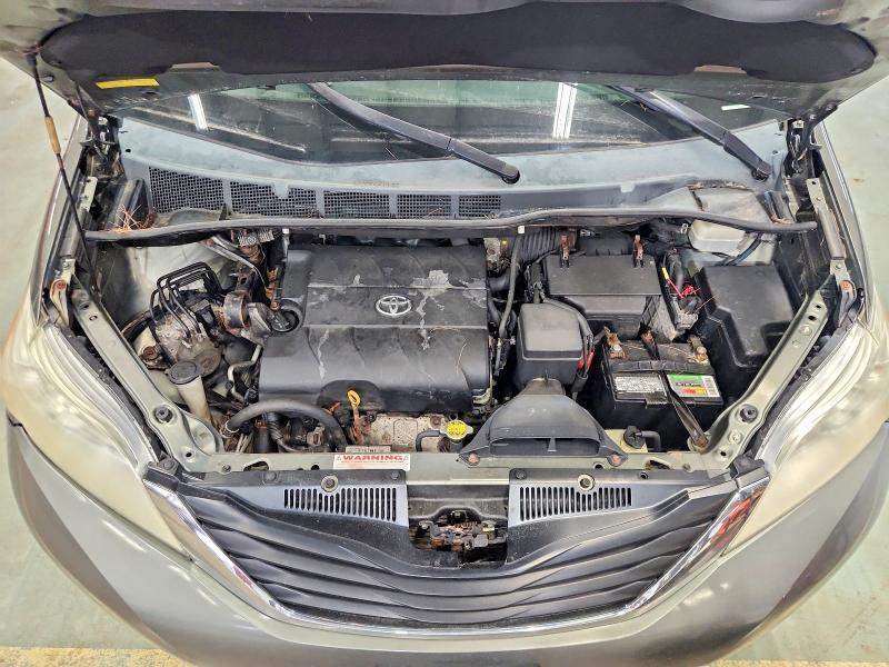 Photo 12 from auction – 2011 TOYOTA SIENNA with VIN 5TDKK3DC3BS032658