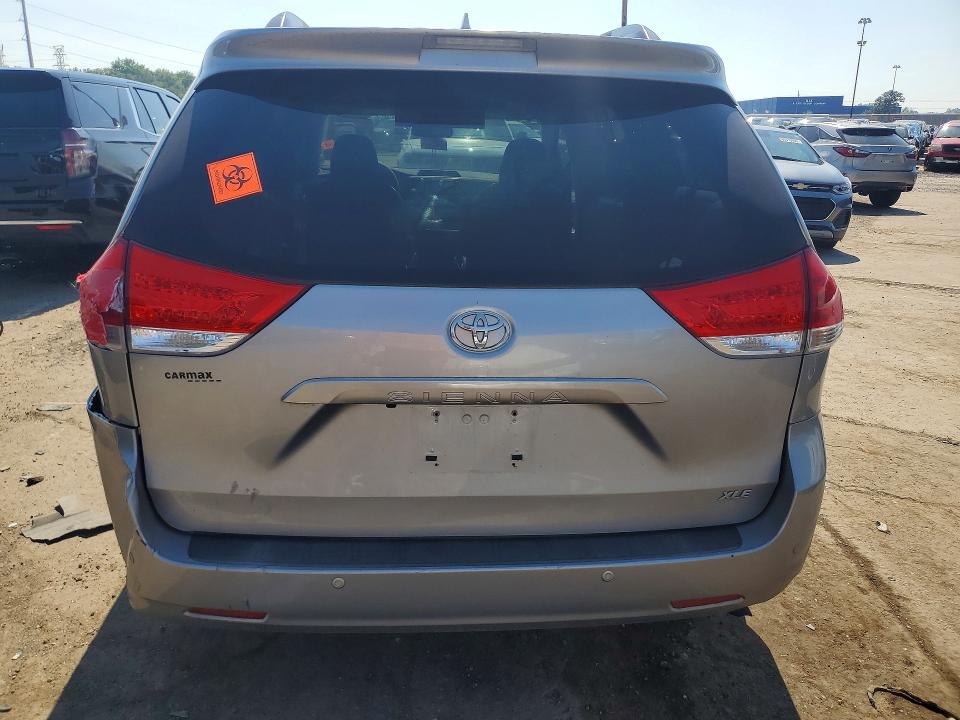 Photo 6 from auction – 2011 TOYOTA SIENNA with VIN 5TDYK3DC3BS152082