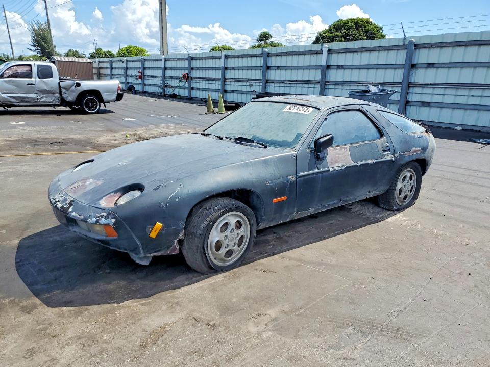1983 PORSCHE 928
