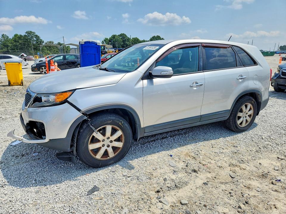KIA SORENTO 2011 with VIN 5XYKT3A18BG077611 - Photo from auction