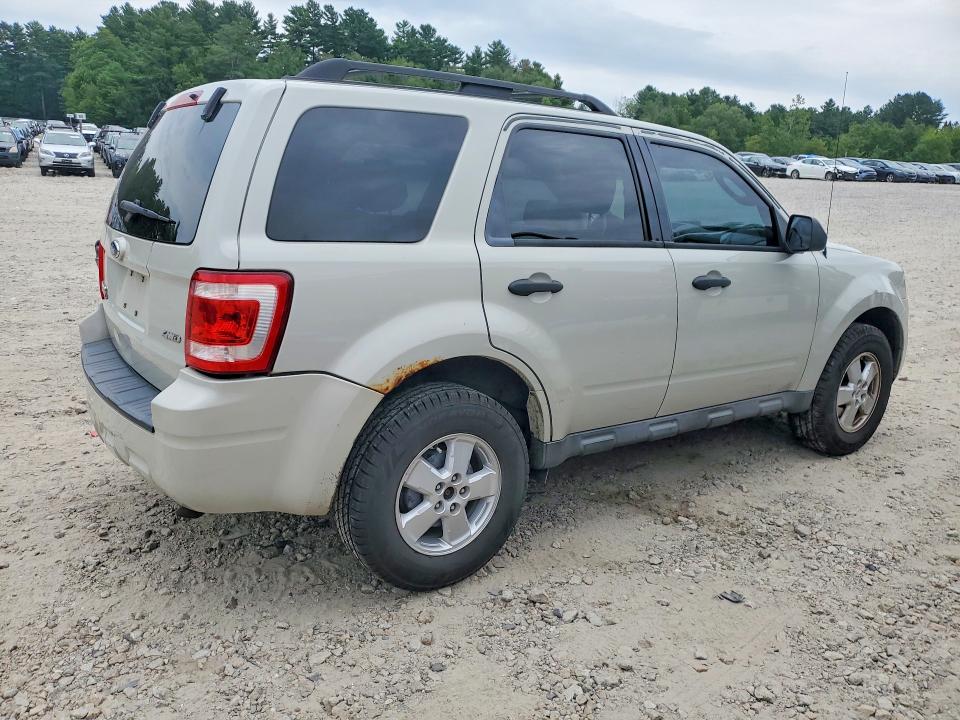 Photo 3 from auction – 2009 FORD ESCAPE with VIN 1FMCU93759KA63705