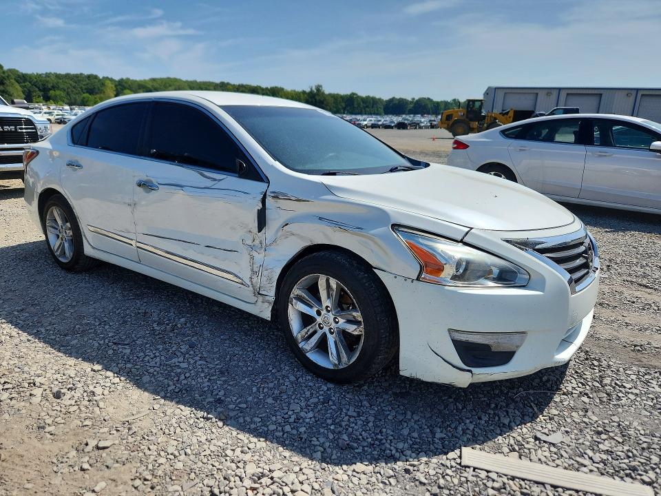 Photo 4 from auction – 2015 NISSAN ALTIMA with VIN 1N4AL3AP3FC209125