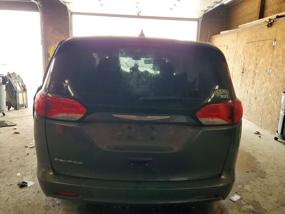 Photo 6 from auction – 2017 CHRYSLER PACIFICA with VIN 2C4RC1DGXHR835990
