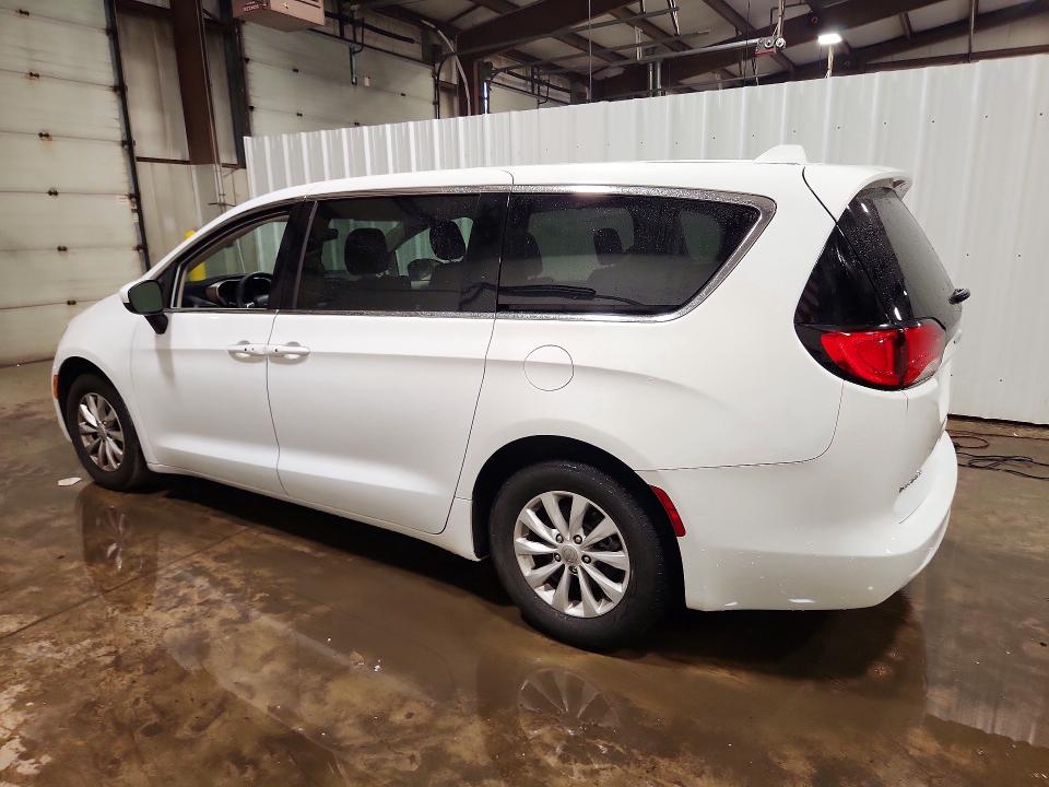 Photo 2 from auction – 2017 CHRYSLER PACIFICA with VIN 2C4RC1DG3HR614568