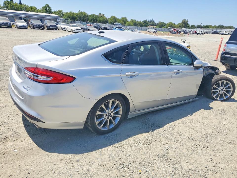 Photo 3 from auction – 2017 FORD FUSION with VIN 3FA6P0LU9HR323632