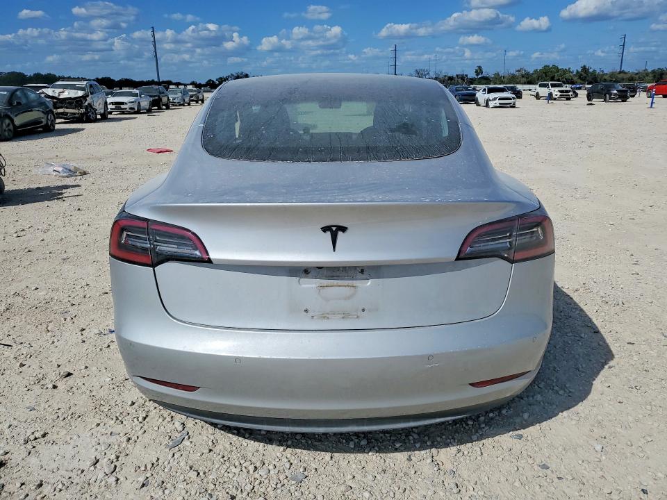 Photo 6 from auction – 2018 TESLA MODEL 3 with VIN 5YJ3E1EAXJF077337