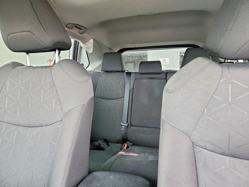 Photo 10 from auction – 2022 TOYOTA RAV4 with VIN 2T3W1RFV5NW213365