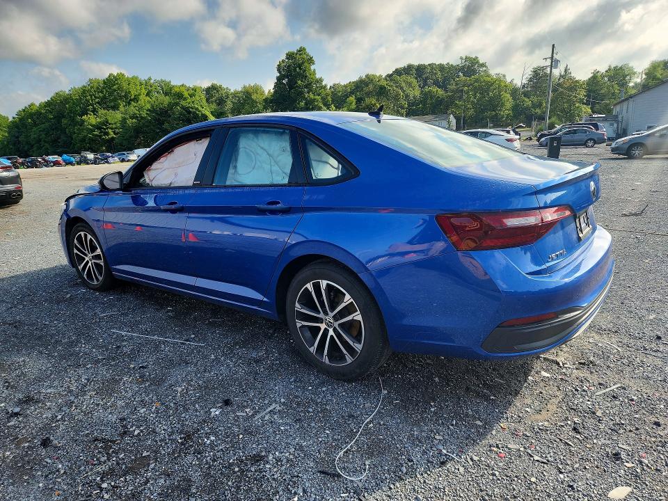 Photo 2 from auction – 2023 VOLKSWAGEN JETTA with VIN 3VWBM7BU8PM059033