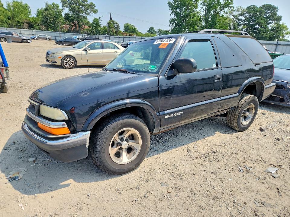 CHEVROLET BLAZER 2001 with VIN 1GNCS18W21K238032 - Photo from auction