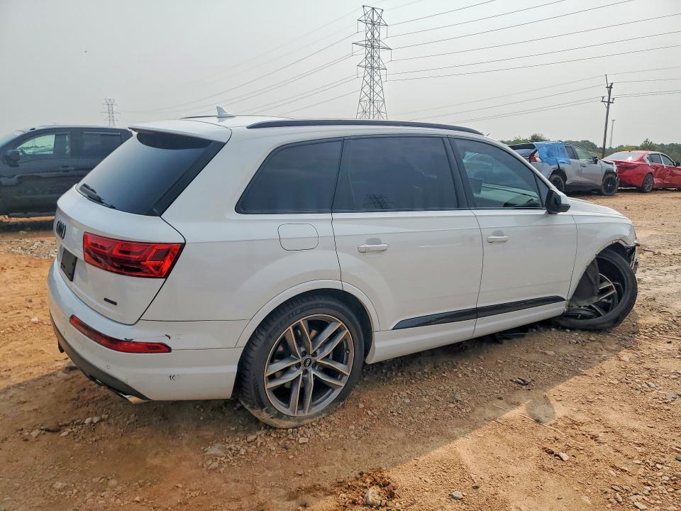 Photo 3 from auction – 2017 AUDI Q7 with VIN WA1VABF76HD041749