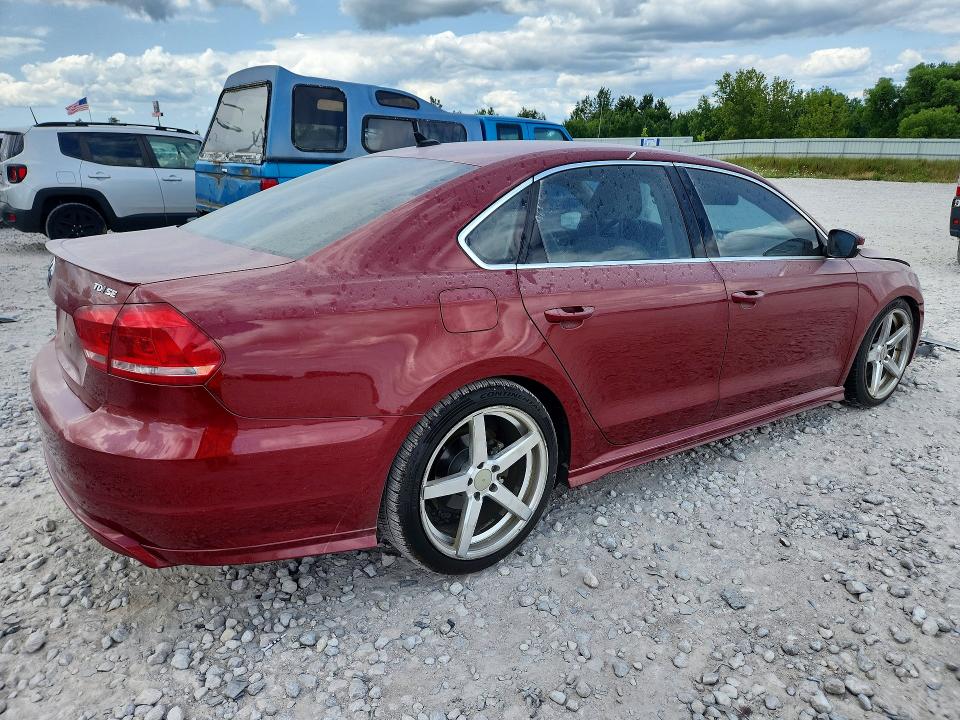Photo 3 from auction – 2015 VOLKSWAGEN PASSAT with VIN 1VWBV7A35FC043765
