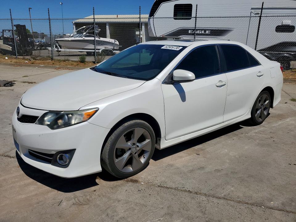 TOYOTA CAMRY 2014 with VIN 4T1BF1FK8EU450142 - Photo from auction