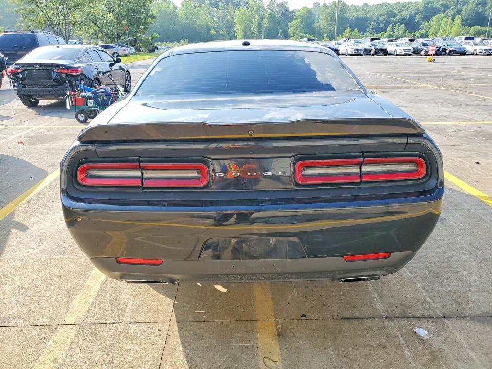 Photo 6 from auction – 2018 DODGE CHALLENGER with VIN 2C3CDZBT6JH310023